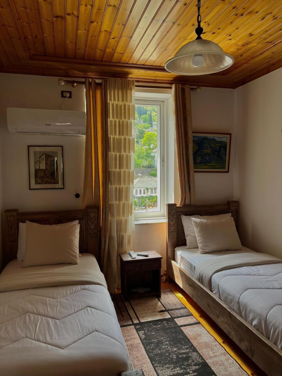 Andria'S Apartment Гирокастра Экстерьер фото
